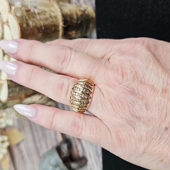 10KT YELLOW GOLD AND DIAMOND DOME WEDDING OR ANNIVERSARY RING - Picture 5 of 14